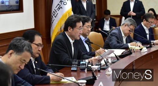 [머니S포토] 이낙연 총리 