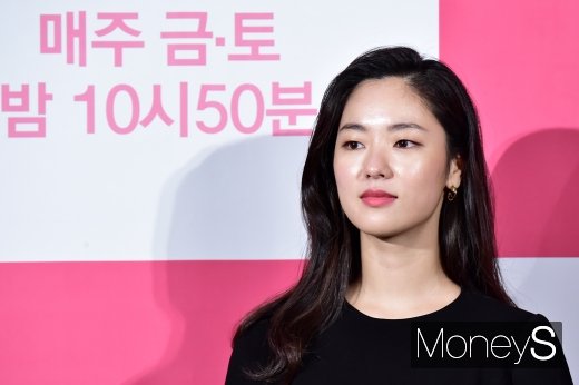 [머니S포토] 충무로 블루칩 전여빈, 브라운관에서 만나다