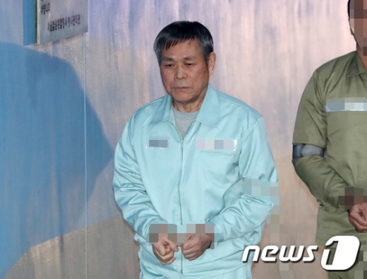 '신도 성폭행' 만민교회 이재록 목사, 징역 16년 확정(속보)