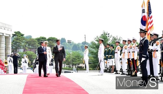 [머니S포토] 의장대 사열하는 한·미 국방 장관