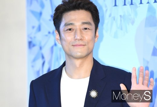 [머니S포토] 지진희 '인자한 눈빛'