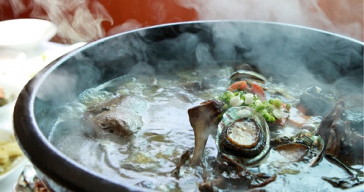    황칠오리백숙 /사진제공=완도군