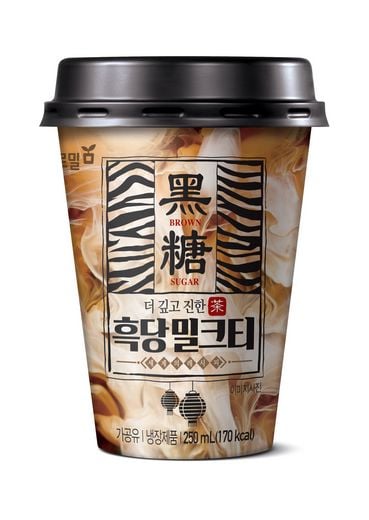 푸르밀, 액상 컵(RTD) ‘더 깊고 진한 흑당밀크티’ 새로나왔어요