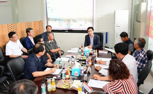 10일 서철모 화성시장은 페이스북을 통해 정남면 덕절리와 인접해 있는 오산시 벌음동 내 폐종이 재활용시설이 폐기물 처리시설로 용도를 변경하여 주민들의 생활 여건을 악화시킬 것이라는 민원이 제기돼 현장을 확인하고 주민들과 간담회를 가졌다고 밝혔다. / 이하 사진=서철모시장 펭이스북