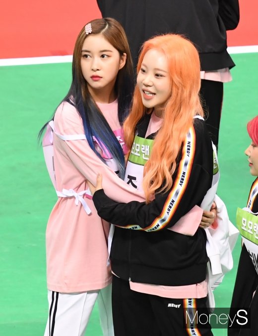 [머니S포토] 우주소녀 다영·모모랜드 주이 '우리 친해요~'