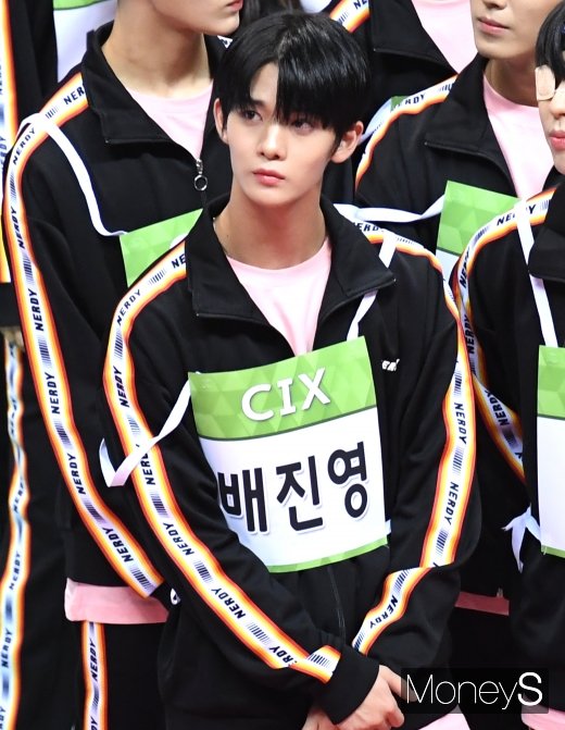 [머니S포토] CIX(씨아이엑스) 배진영 '여심저격 눈빛'
