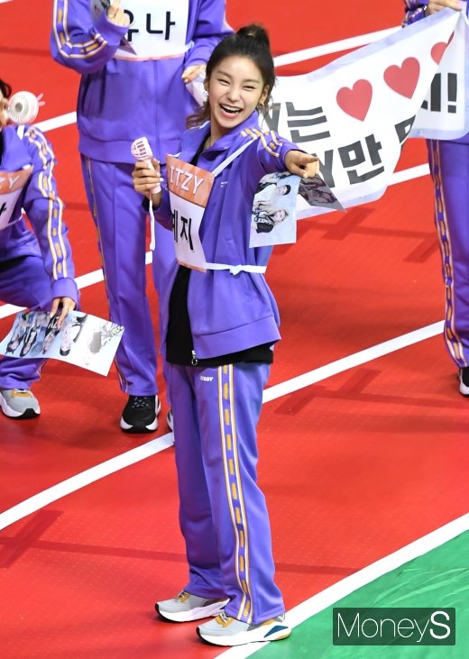 [머니S포토] 있지(ITZY) 예지 '사랑스러운 환한 미소'