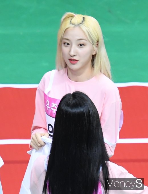 [머니S포토] 우주소녀 은서 '깜찍한 사과머리'