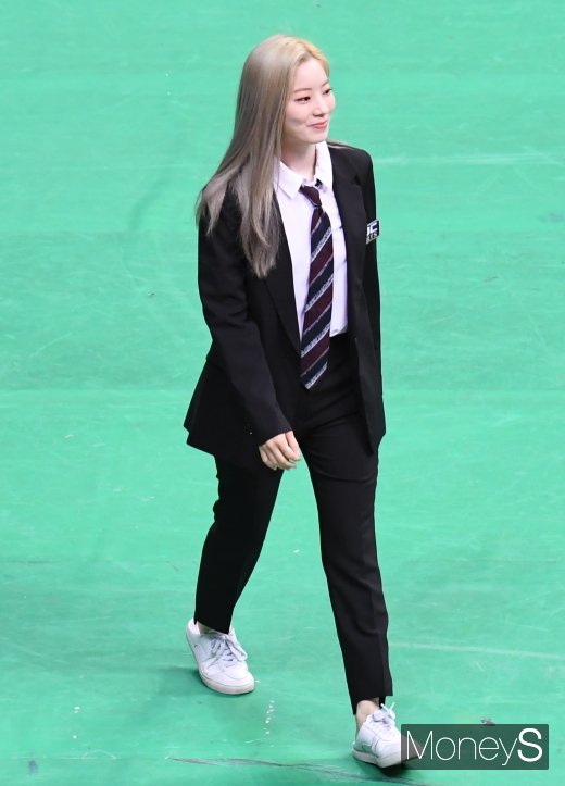 [머니S포토] 트와이스 다현 '오늘은 진행자로 왔어요'…빛나는 매력