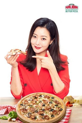 파파존스 전속모델 김희선, ‘파파존스 브랜드 데이’ 맞아 SK-기아전 시구 나서