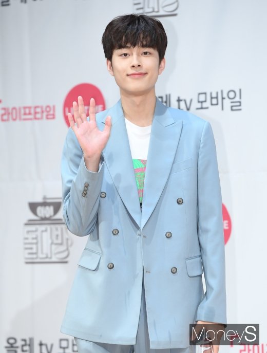[머니S포토] '프로듀스101 시즌2' 출신 유선호, 여심 훔치는 비주얼