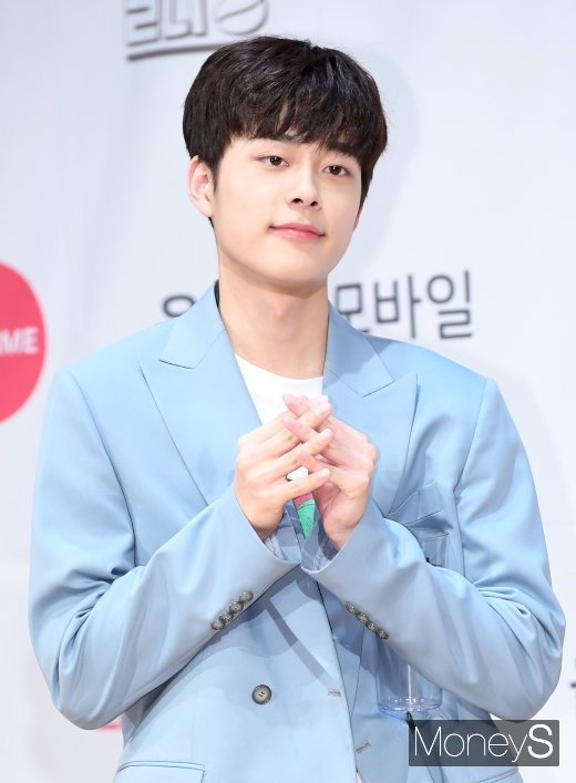 [머니S포토] 유선호 '하트가 무려 다섯 개'