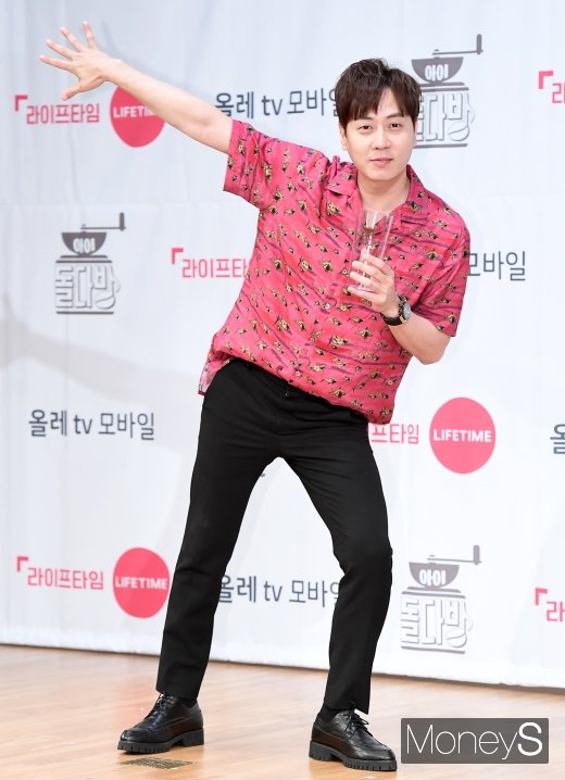 [머니S포토] 앤디 '신화의 오른쪽 날개'