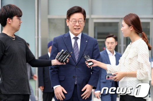 이재명 경기도지사가 14일 오후 경기도 수원시 영통구 수원고등법원에서 열리는 항소심 결심공판에 출석하고 있다. / 사진=뉴스1