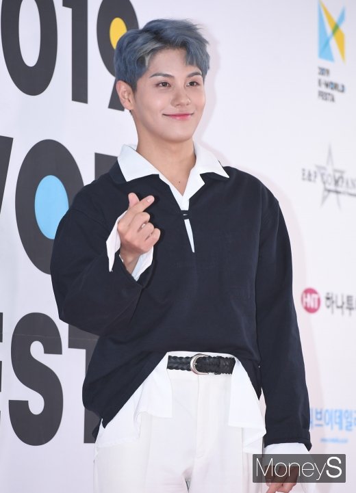 [머니S포토] 용주 '여심저격 하트'