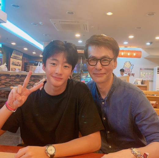 윤상 아들공개. /사진=김이나 인스타그램