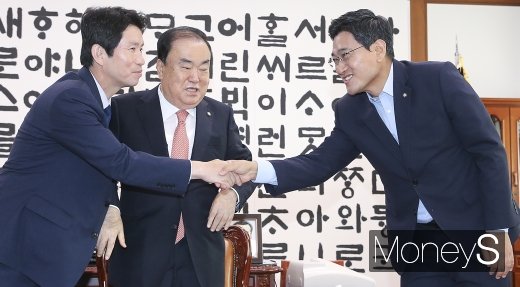 [머니S포토] 의장-3당 교섭단체 회동, 한국당은 '불참'