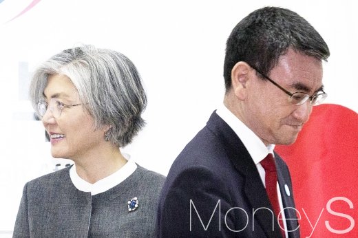 한일 외교장관, 오는 21일 베이징서 회담 (속보)