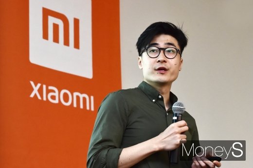 [머니S포토] Mi 스마트 밴드4 출시, 인사말 전하는 스티븐 왕