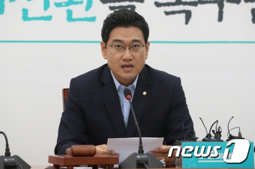 오신환 바른미래당 원내대표가 20일 오전 서울 여의도 국회에서 열린 원내대책회의에서 모두발언을 하고 있다. /사진=뉴스1