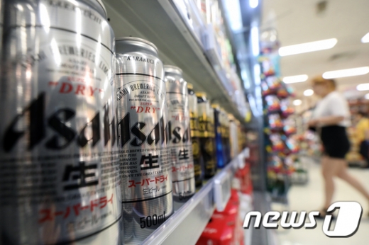 지난달 29일 서울 시내 한 대형마트에 일본맥주가 진열돼 있다. /사진=뉴스1
