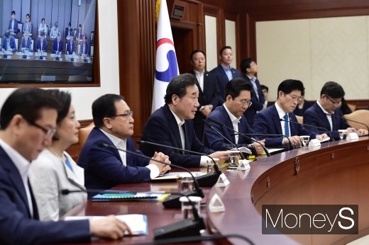 [머니S포토] 모두발언하는 이낙연 총리