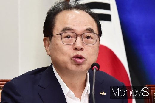 [머니S포토] 부산형 일자리 소개하는 오거돈 시장