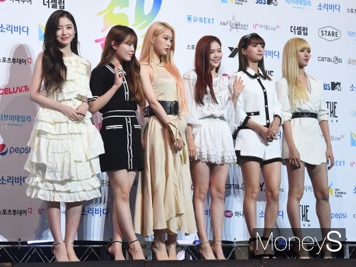 [머니S포토] 러블리한 오마이걸(2019 SOBA)