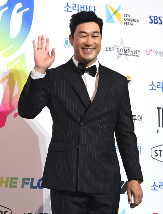 [머니S포토] 봉준근 '음악 시상식 처음왔어요'(2019 SOBA)