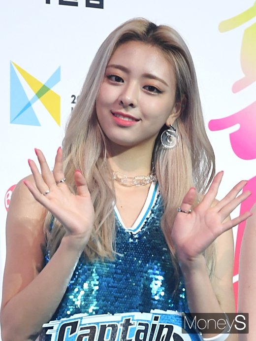 [머니S포토] ITZY(있지) 유나 '심쿵 유발 미소'