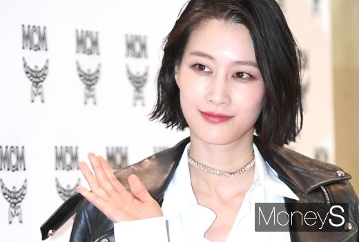 [머니S포토] 이현이, 짙은 아이 메이크업
