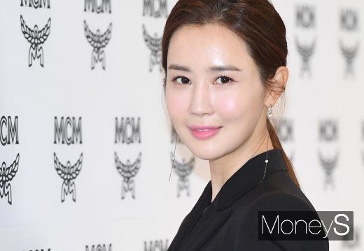 [머니S포토] 이다해 '무결점 피부와 미모'