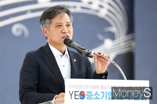 [머니S포토] 축사 전하는 신원철 서울시의회 의장