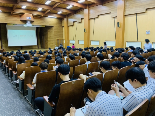 광명시는 지난 22일 광명고를 방문하여 ‘소중한 우리 몸’이란 주제로 찾아가는 건강먹거리 특강을 실시했다. / 사진제공=광명시
