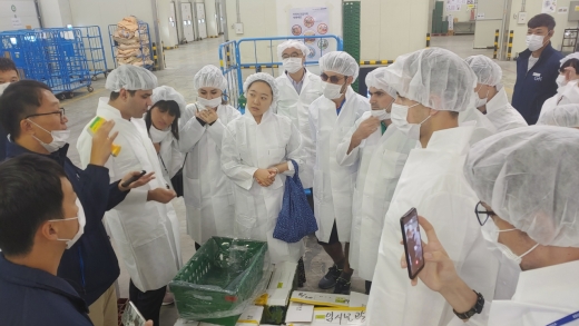 아제르바이잔 식품조달공급공사 직원들이 경기농진을 방문했다. / 사진제공=경기농식품유통진흥원