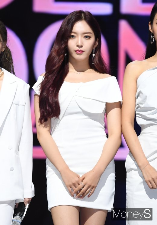 [머니S포토] AOA 찬미 '더 예뻐진 막내'