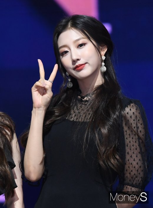 [머니S포토] 러블리즈 정예인 '깜찍하게 브이'