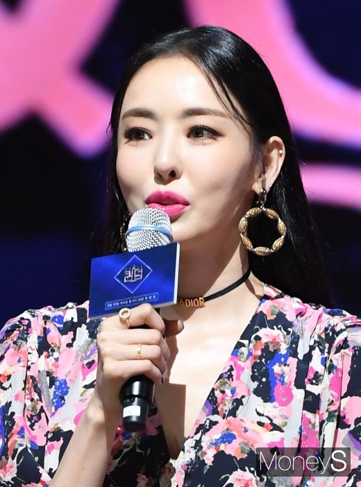 [머니S포토] '퀸덤'의 MC 이다희