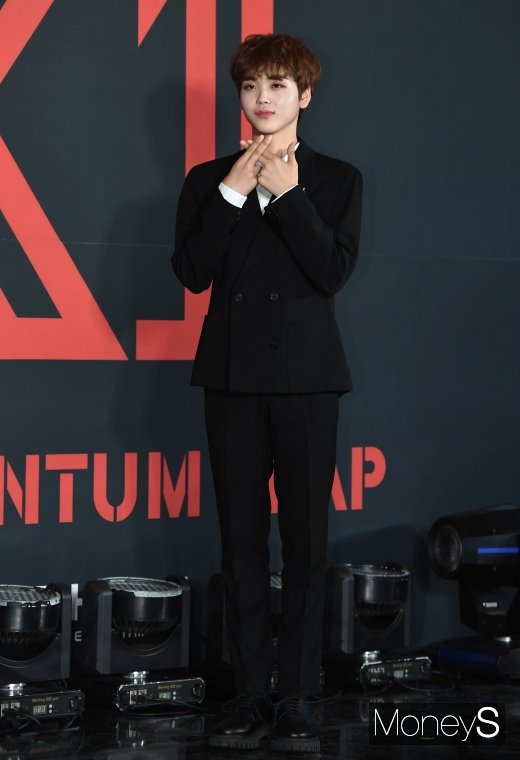 [머니S포토] 엑스원 송형준, 흘러 넘치는 훈훈함