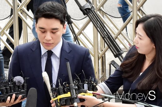 [머니S포토] 아!... 두눈 질끈 감은 승리