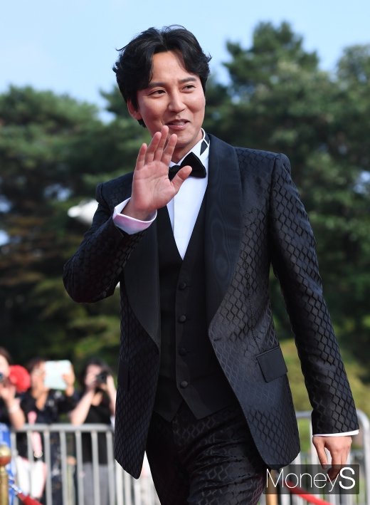 [머니S포토] 김남길 '일상이 화보'