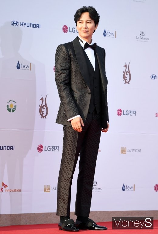 [머니S포토] 김남길, 훔치고 싶은 비주얼