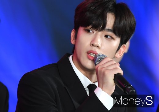 엑스원 김요한 발목부상. /사진=장동규 기자