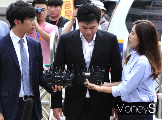 [머니S포토] 양현석, YG수장에서 피의자 신분으로