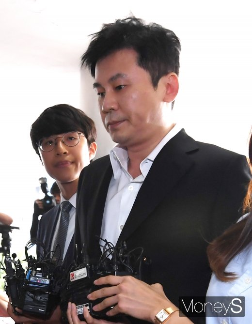 [머니S포토] 원정도박 양현석 '입 굳게 닫고'