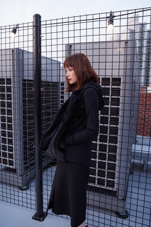 [★화보] 이나영, '유니크한 분위기' 가을 데일리룩
