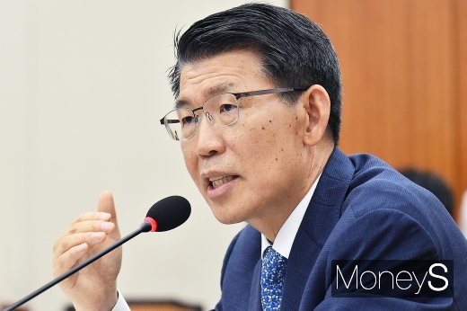 [머니S포토] 은성수, 