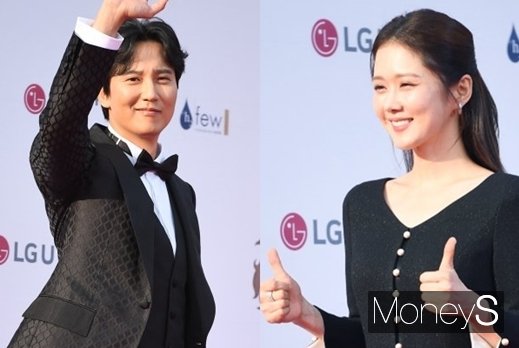 지난 28일 서울 동대문구 경희대학교에서 열린 '서울드라마어워즈 2019'에 참석한 배우 김남길(왼쪽)과 장나라. /사진=장동규 기자