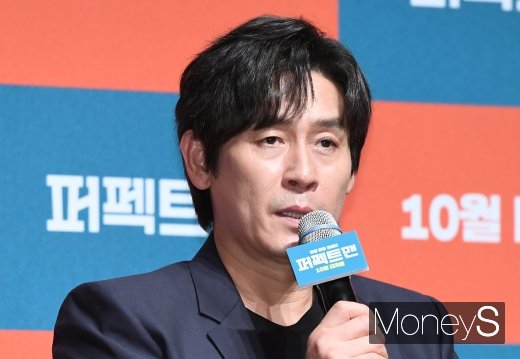 [머니S포토] 설경구 '까칠한 로펌 장수 역할 맡았어요'