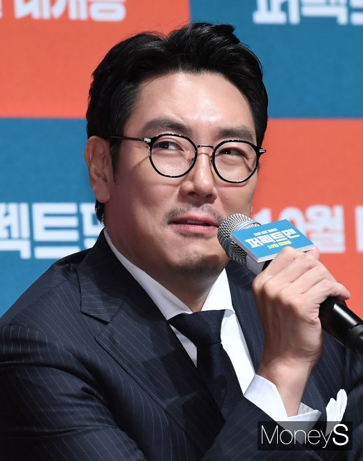 [머니S포토] 조진웅 '캐릭터를 뭐라고 설명해야 하나'